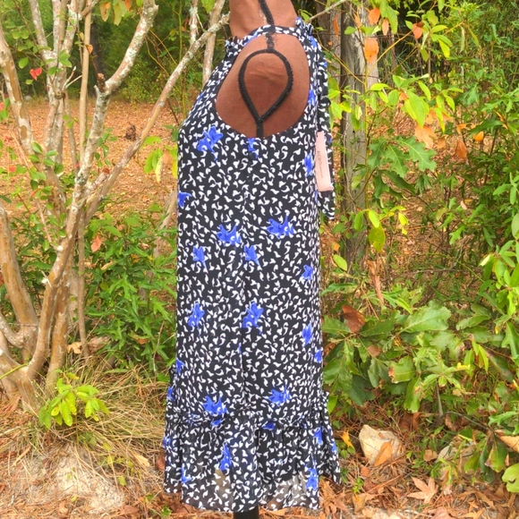 BCBGeneration Black/White/Lavender 'Fallen Petals' Relaxed Halter Neck Tie Dress - Picture 10 of 16